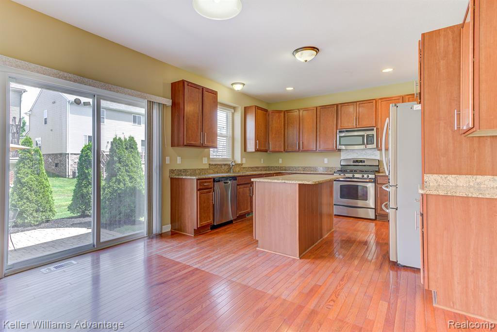 27618 Cromwell Road Novi, MI 48374 - Photo 18 of 55