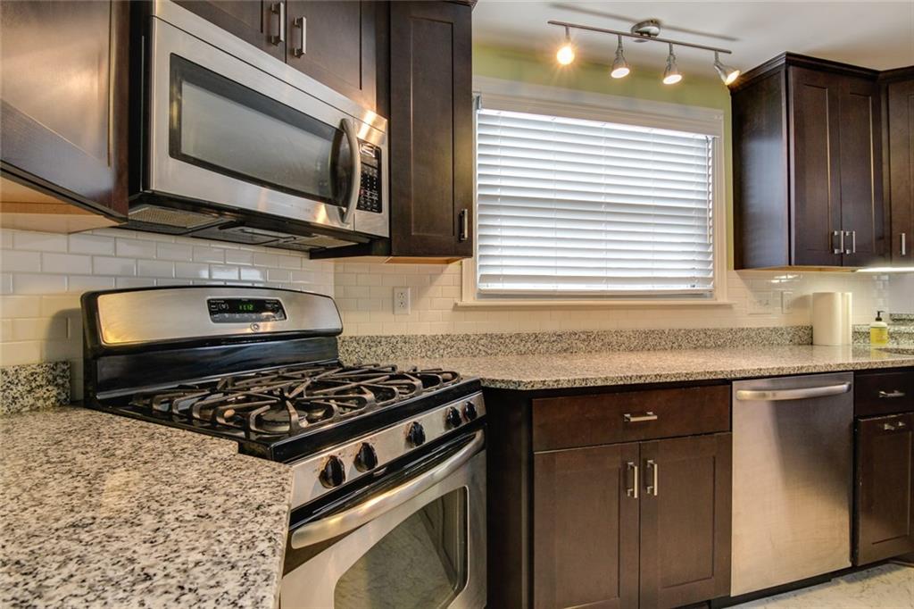 672 Center Road Pittsburgh, PA 15239 - Photo 14 of 25 Gallery Image 14