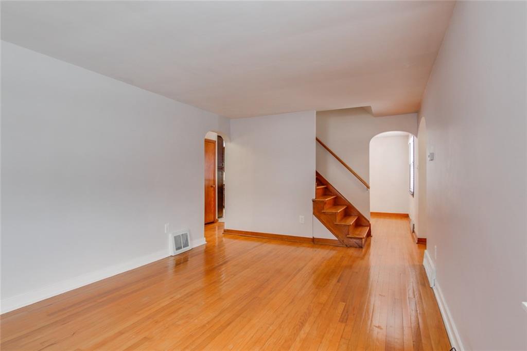 672 Center Road Pittsburgh, PA 15239 - Photo 6 of 25 Gallery Image 6
