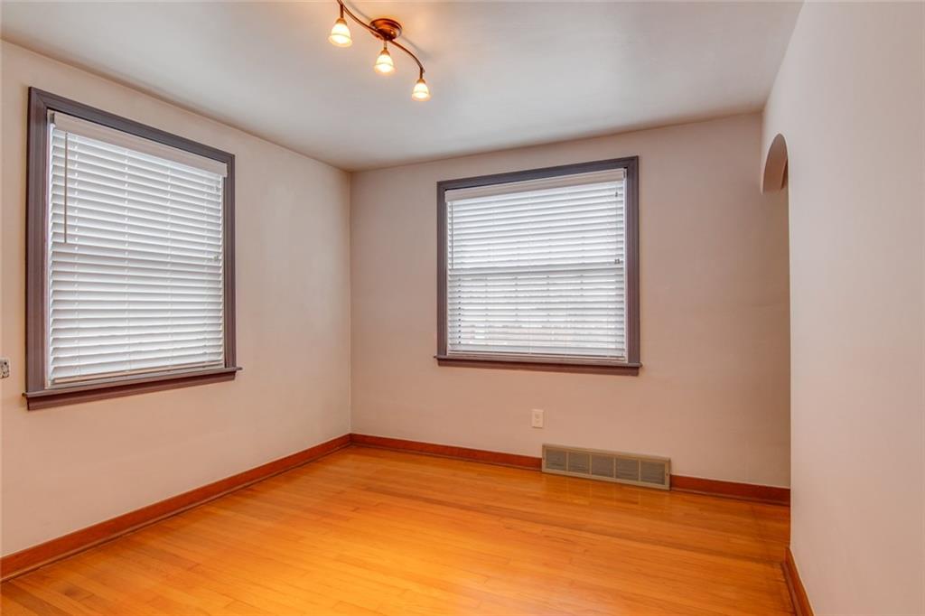 672 Center Road Pittsburgh, PA 15239 - Photo 10 of 25 Dining Room