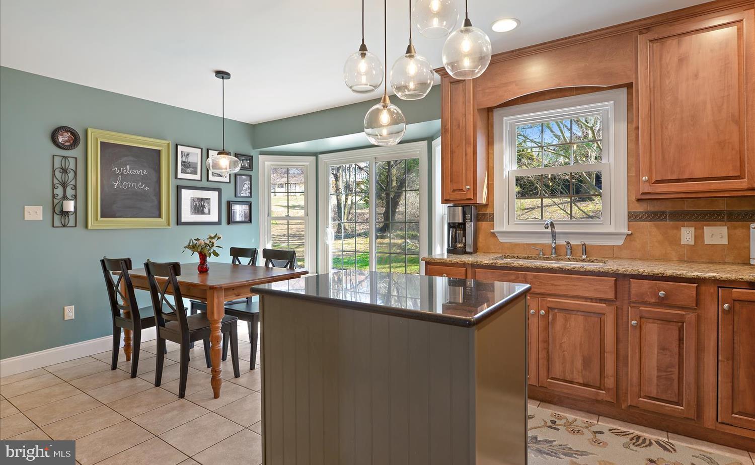 9 Courtleigh Place Reading, PA 19606 - Photo 15 of 35 Kitchen and Breakfast Area
