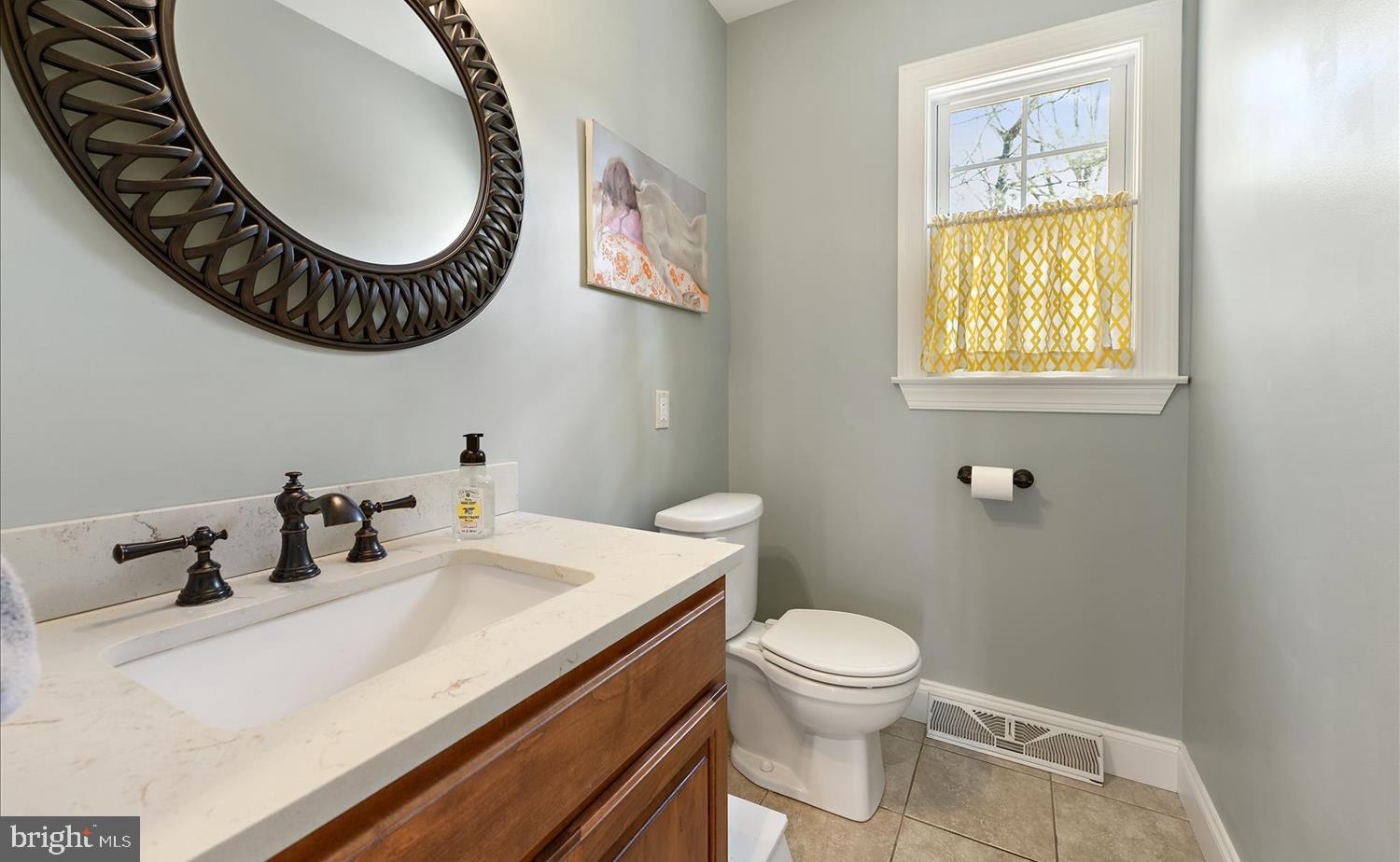 9 Courtleigh Place Reading, PA 19606 - Photo 18 of 35 Main Level Powder Room
