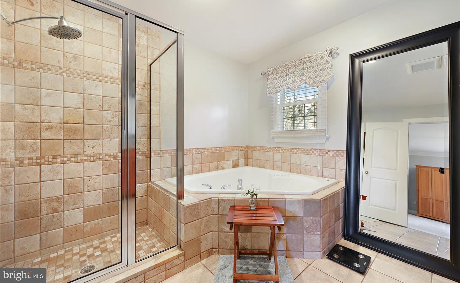 9 Courtleigh Place Reading, PA 19606 - Photo 23 of 35 En Suite Master Bath