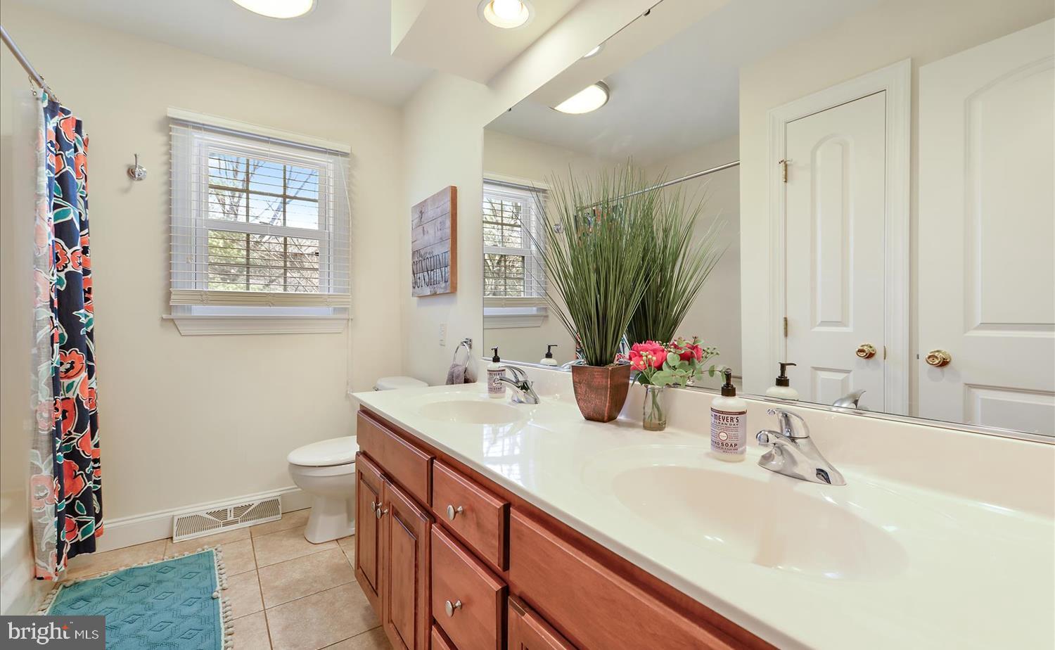 9 Courtleigh Place Reading, PA 19606 - Photo 27 of 35 Hall Bathroom
