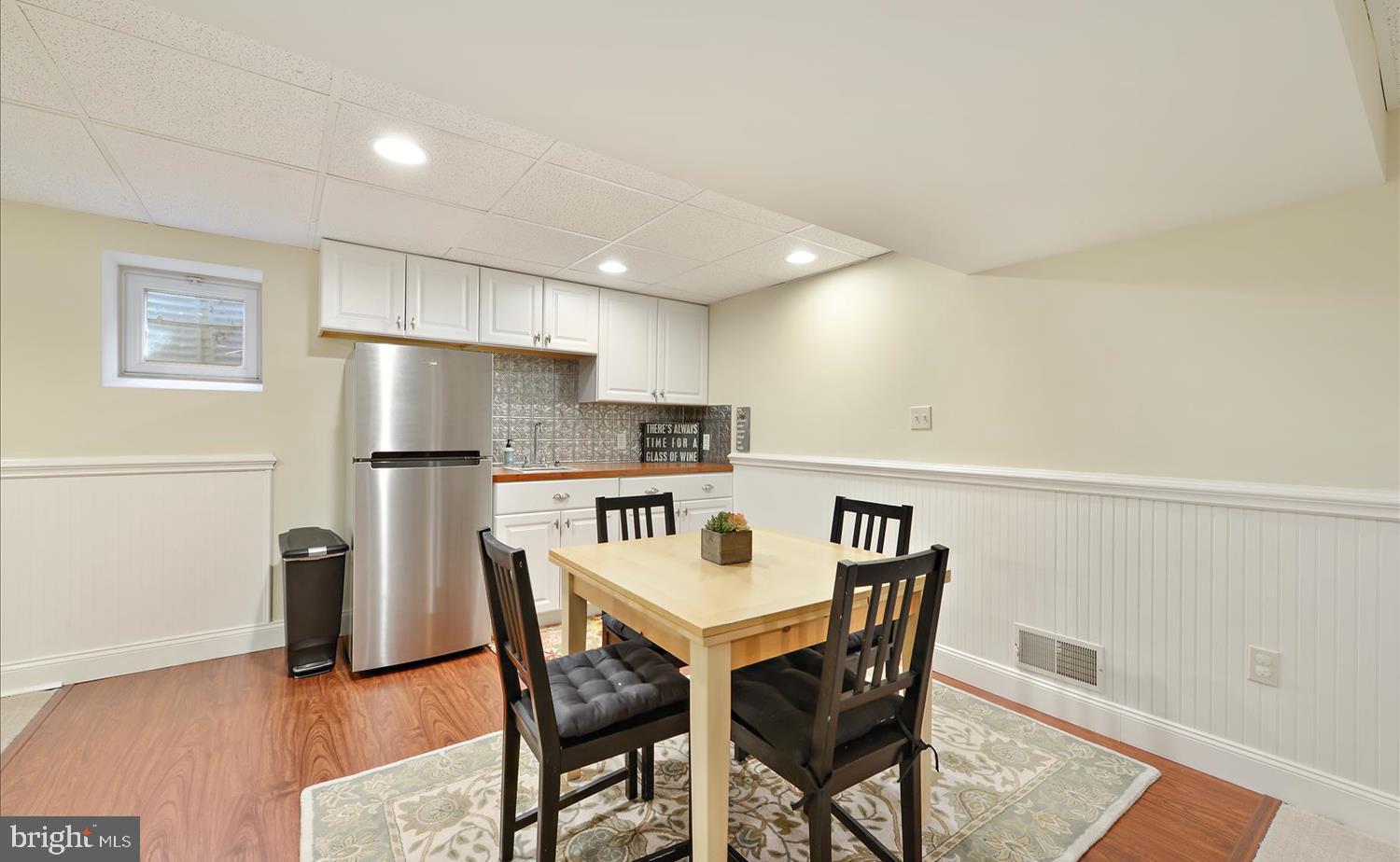 9 Courtleigh Place Reading, PA 19606 - Photo 30 of 35 Finished Basement Kitchenette