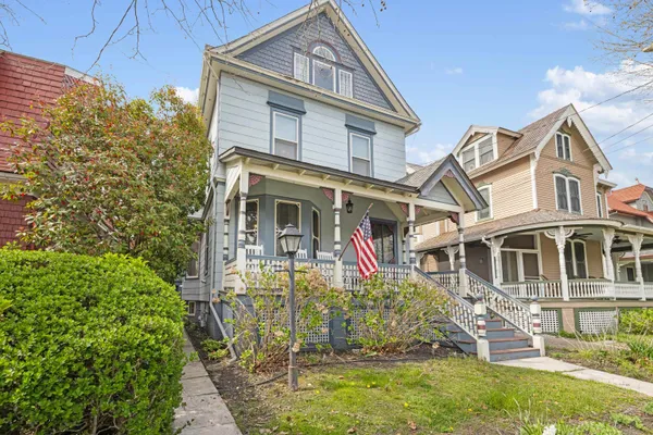 $2,750,000 | 627 Hughes Street, Cape May, NJ 08204