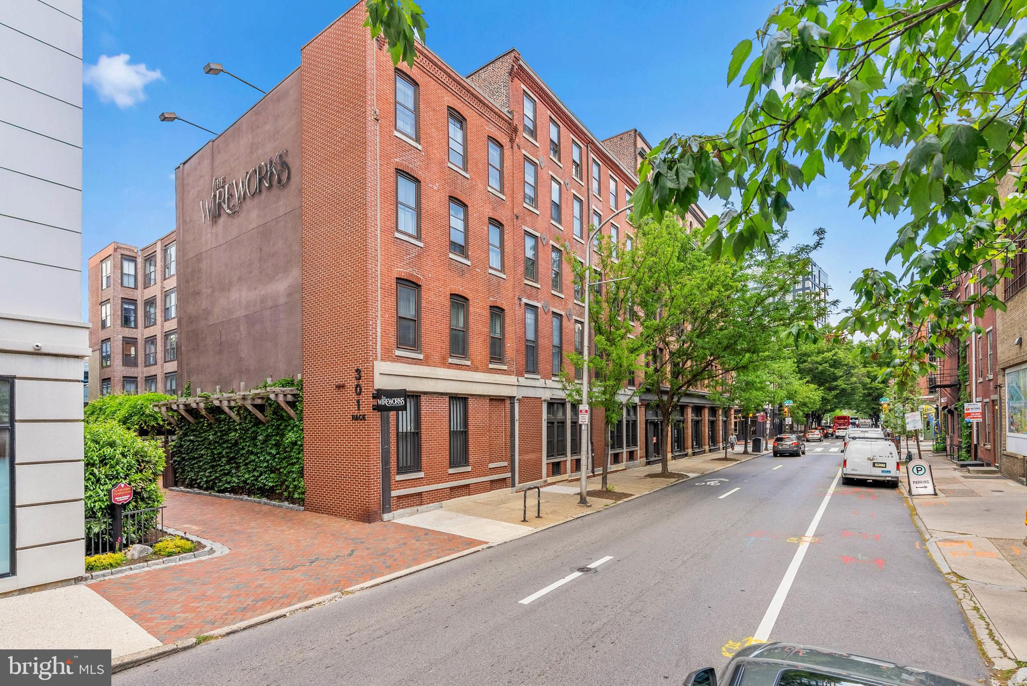 301 Race Street, Unit 309 Philadelphia, PA 19106 - Photo 1 of 29