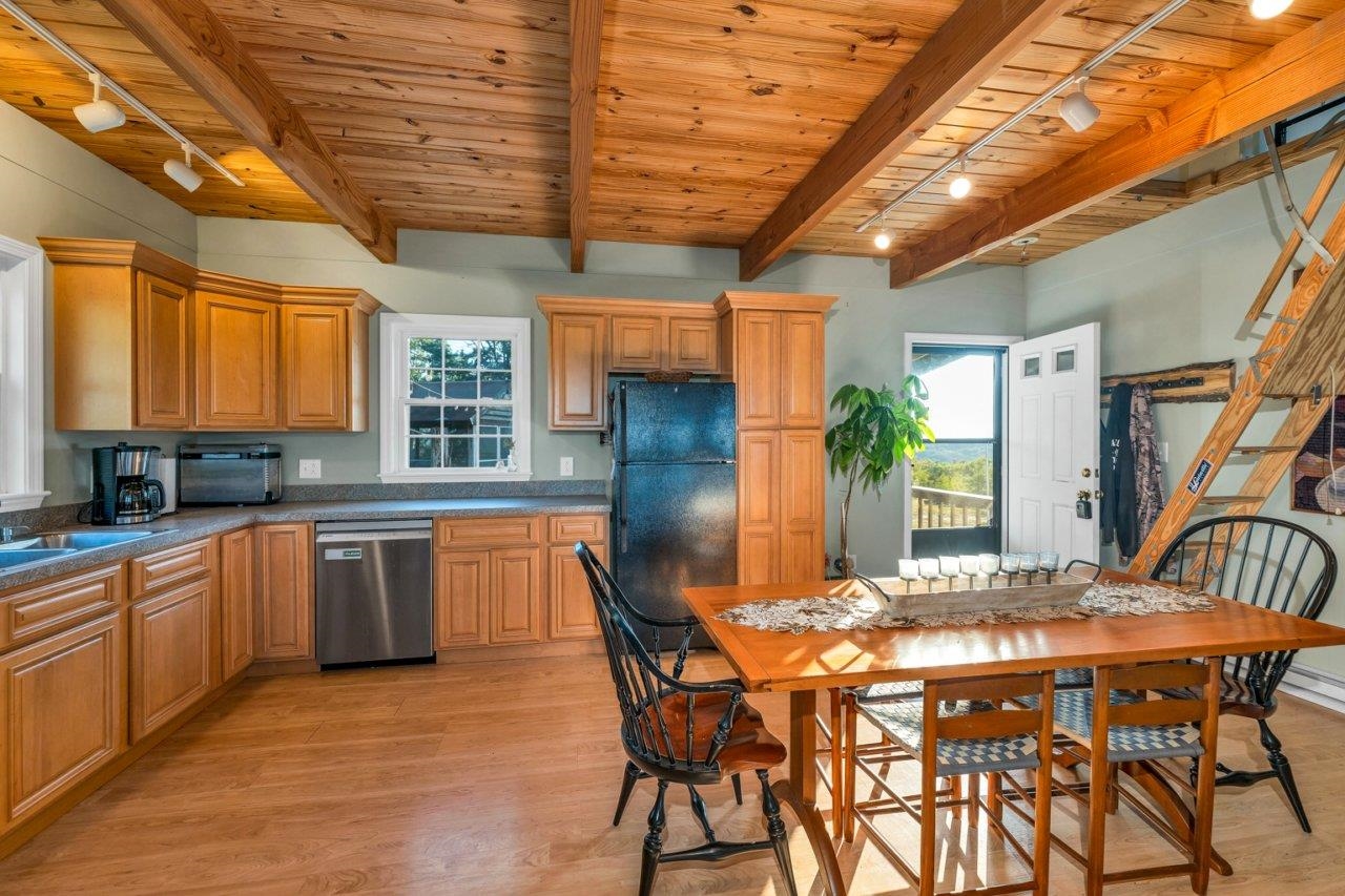 142 Snow Road Effingham, NH 03882 - Photo 5 of 50