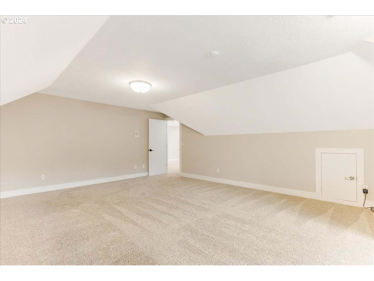 1812 Southwest Nancy Drive Gresham, OR 97080 - Photo 29 of 39 a view of an empty room