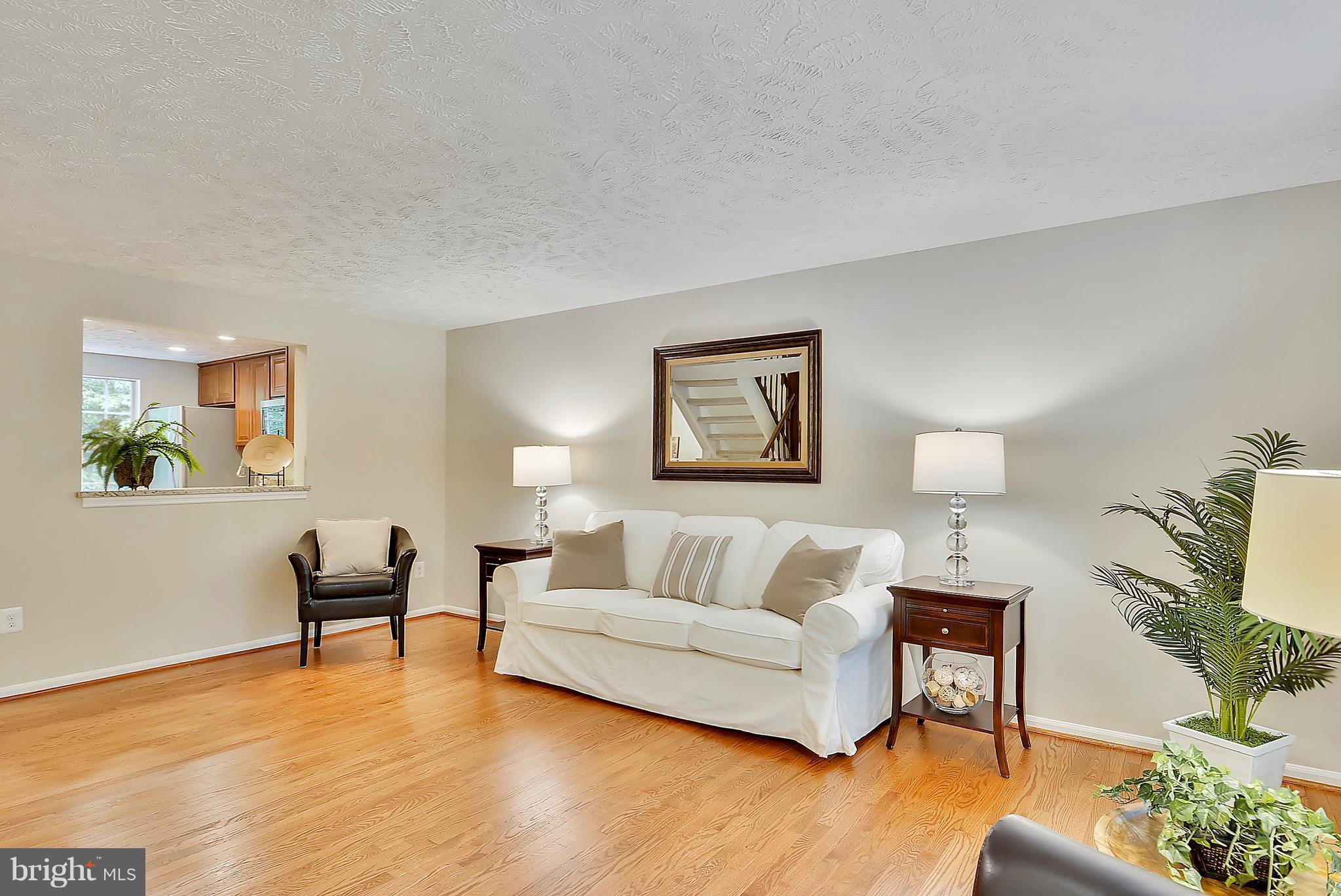 1539 Autumn Ridge Circle Reston, VA 20194 - Photo 2 of 24 Living Room