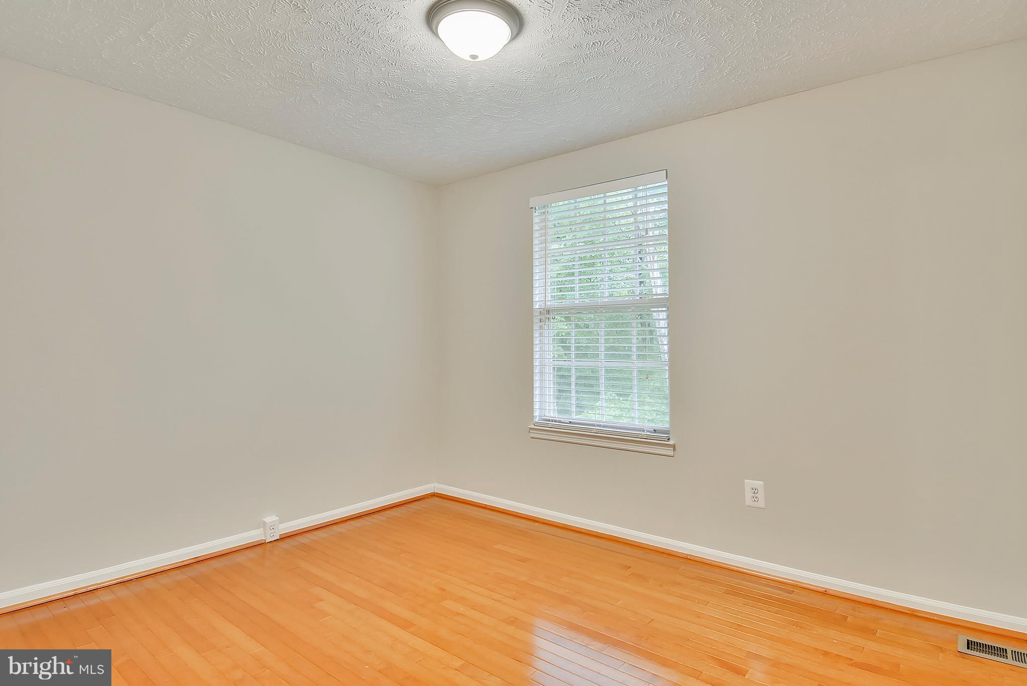 1539 Autumn Ridge Circle Reston, VA 20194 - Photo 19 of 24 3rd Bedroom