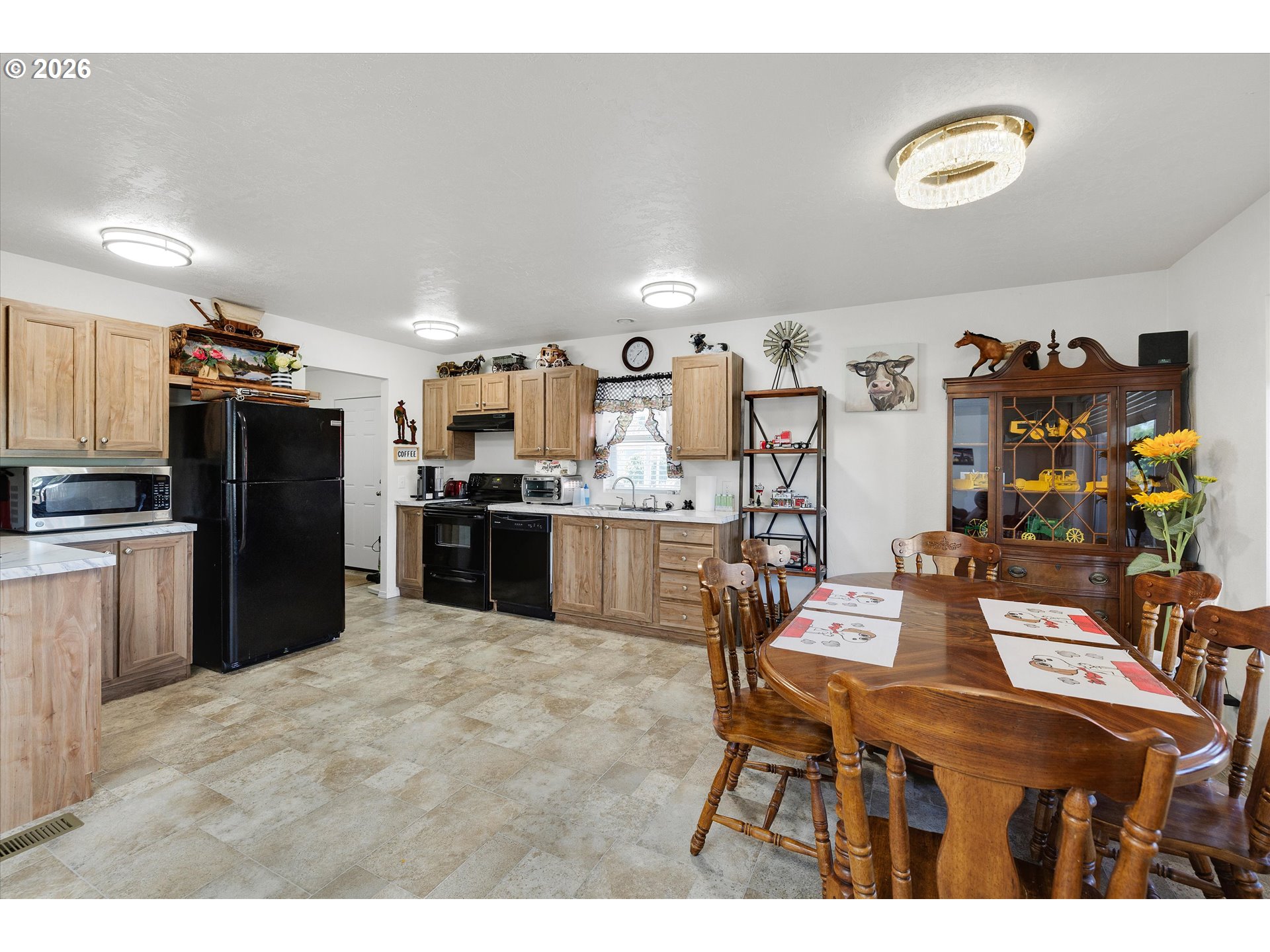 21290 South Beavercreek Road Beavercreek, OR 97004 - Photo 5 of 30 Kitchen/Dining Room