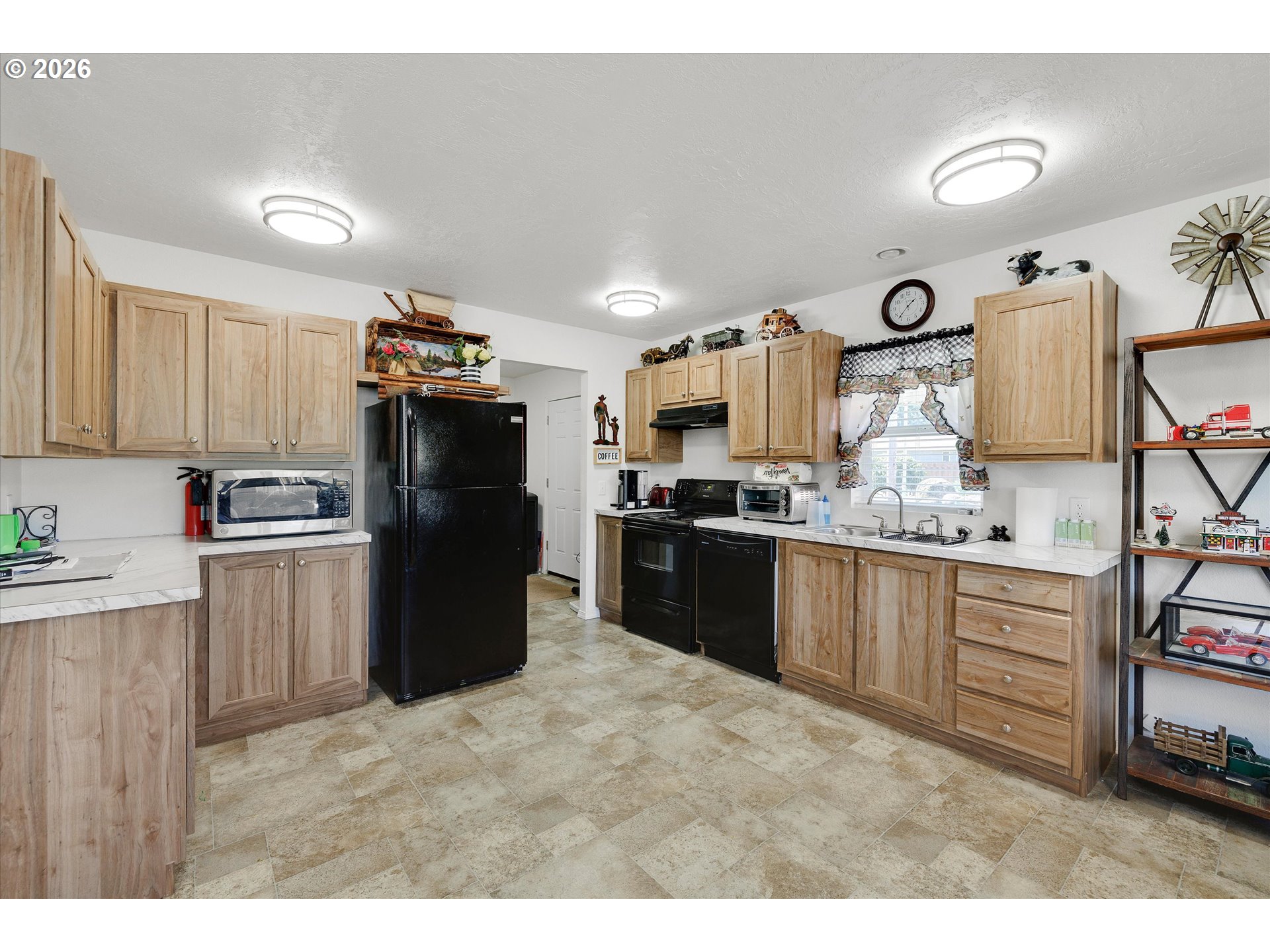 21290 South Beavercreek Road Beavercreek, OR 97004 - Photo 6 of 30 Kitchen