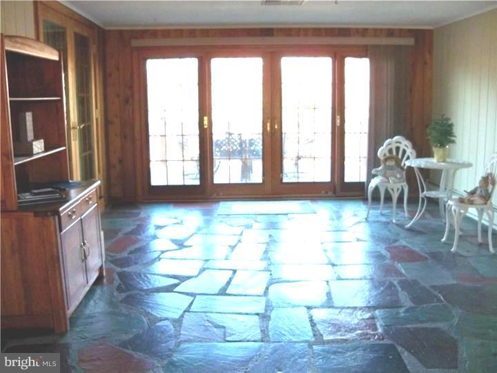 679 Juliustown Georgetown Road Jobstown, NJ 08041 - Photo 12 of 19 Sun Room