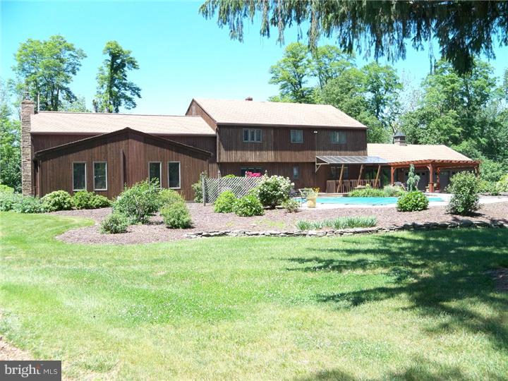679 Juliustown Georgetown Road Jobstown, NJ 08041 - Photo 4 of 19 Exterior Back