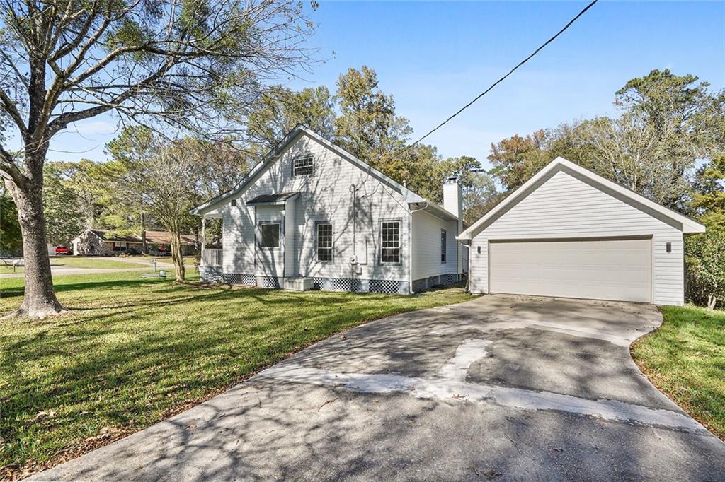 213 Scotchpine Drive Mandeville, LA 70471 - Photo 2 of 18