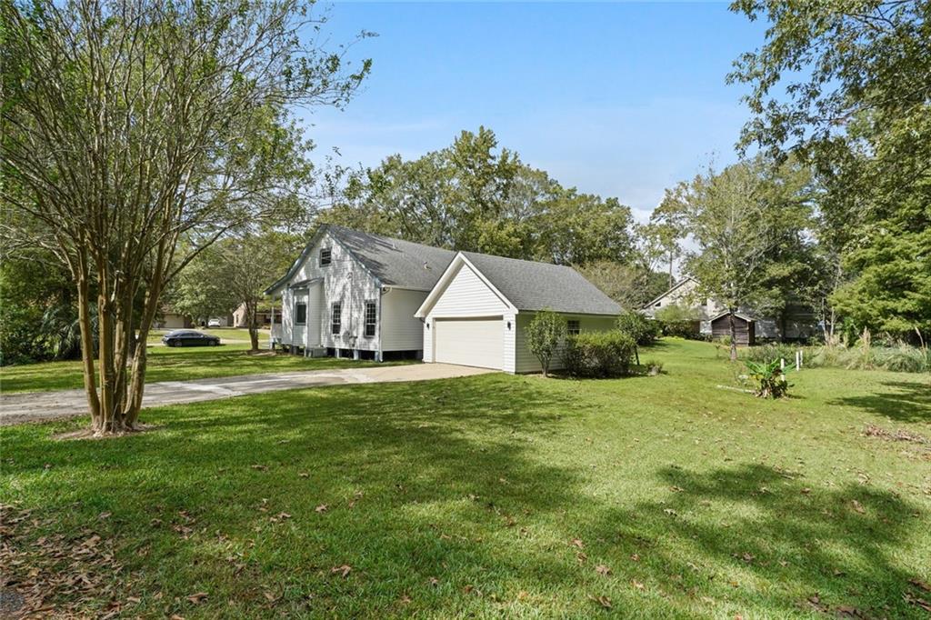 213 Scotchpine Drive Mandeville, LA 70471 - Photo 3 of 18