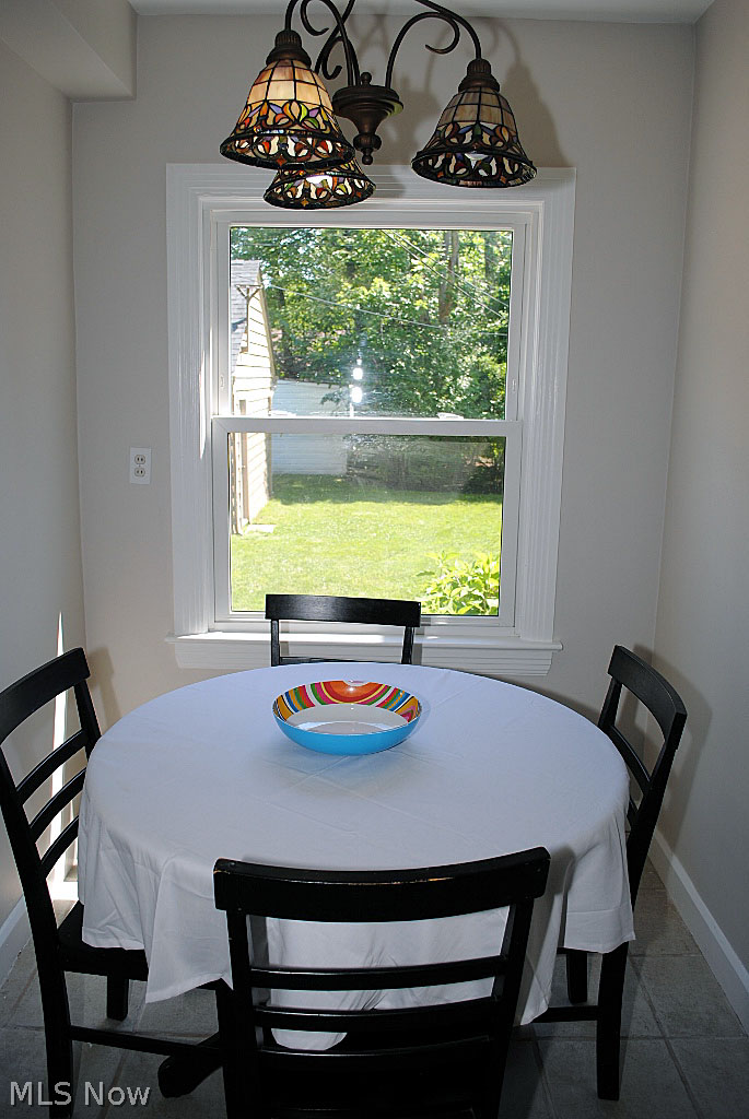3782 Hillbrook Road Cleveland, OH 44118 - Photo 10 of 20