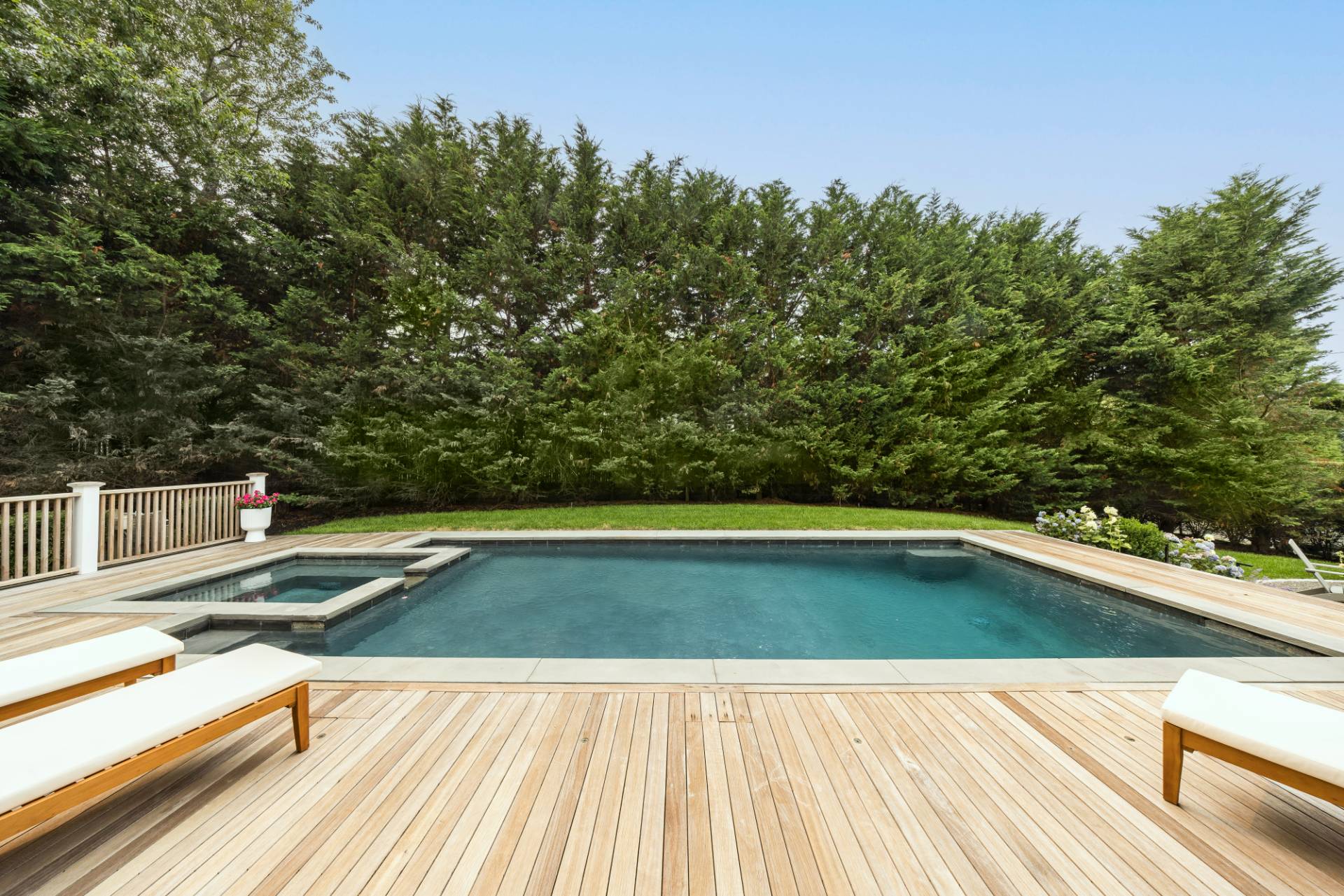93 Redwood Road Sag Harbor, NY 11963 - Photo 10 of 37 Gallery Image 10