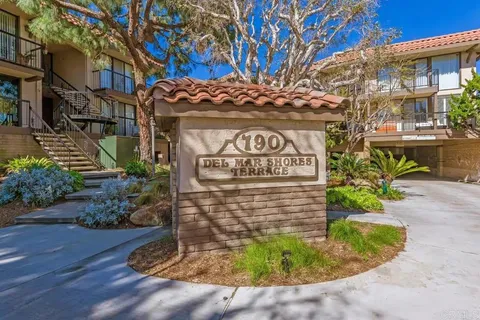 $1,425,000 | 190 Del Mar Shores Terrace, Unit 43, Solana Beach, CA 92075