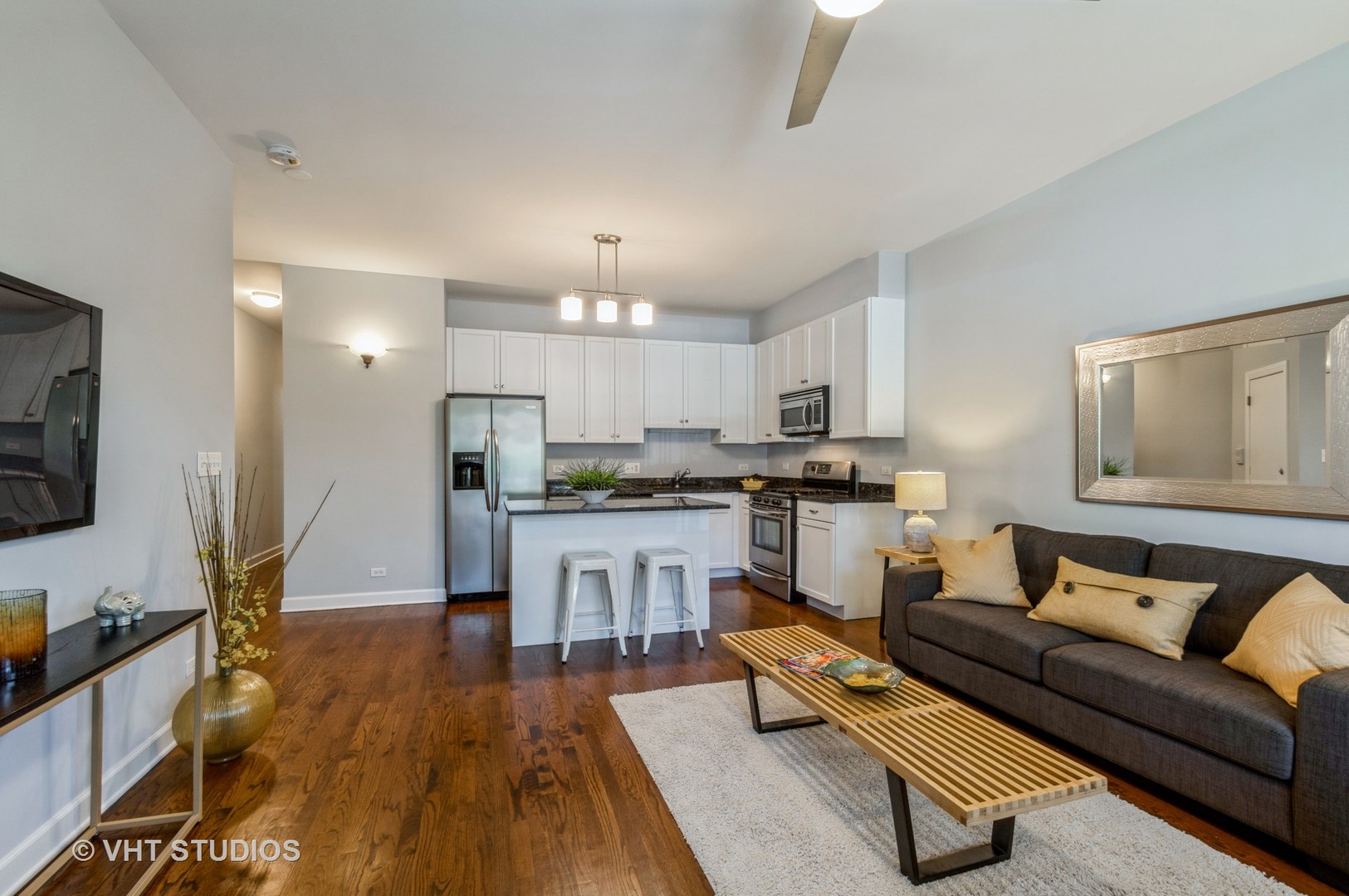 1439 West Addison Street, Unit 1 Chicago, IL 60657 - Photo 3 of 12