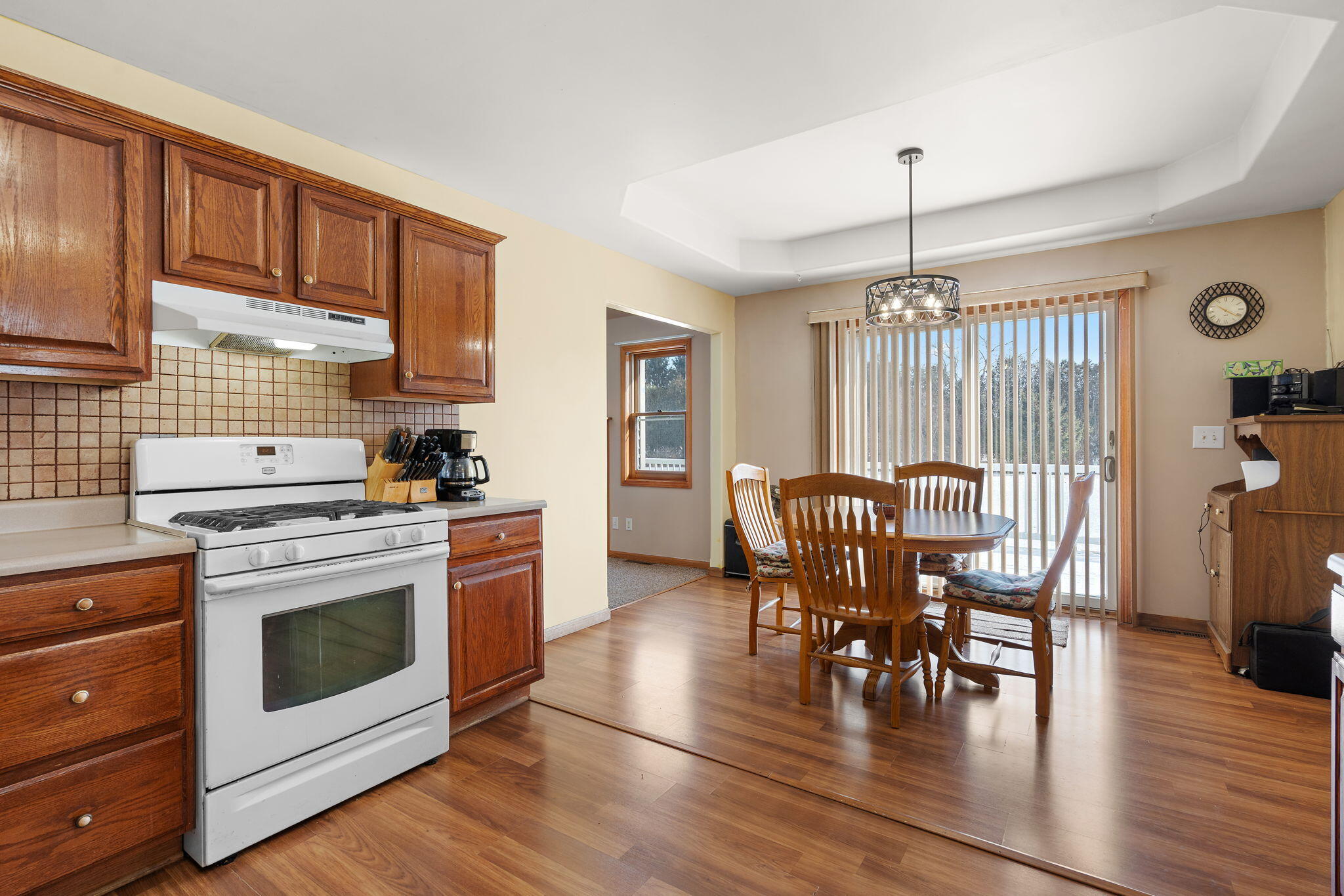 11609 Salyer Drive Wheatfield, IN 46392 - Photo 11 of 33 2048x1365