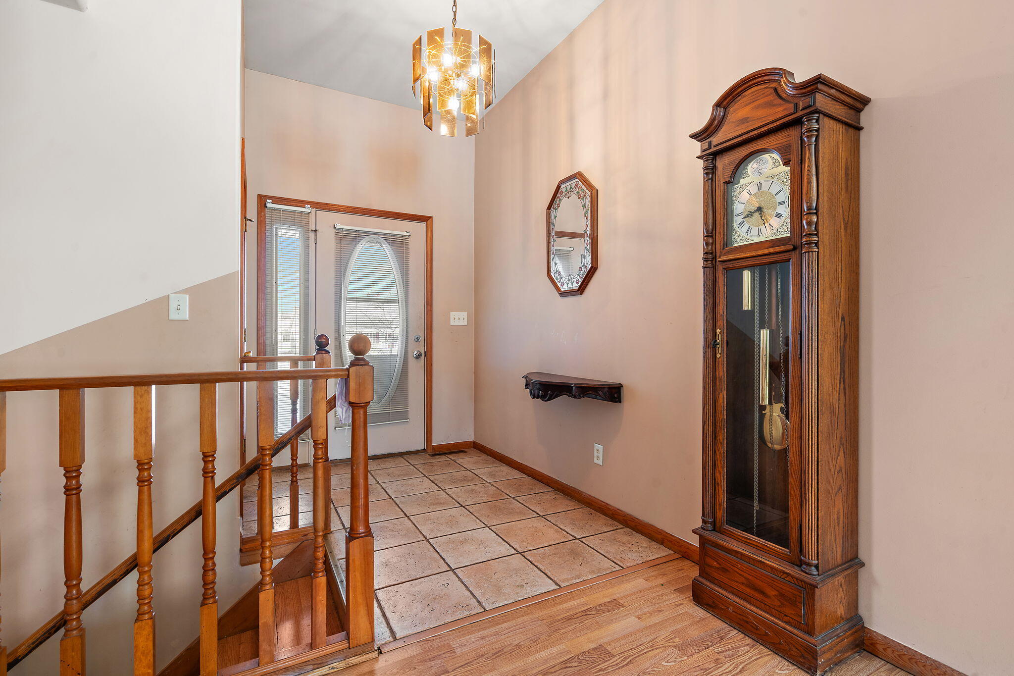 11609 Salyer Drive Wheatfield, IN 46392 - Photo 4 of 33 2048x1365