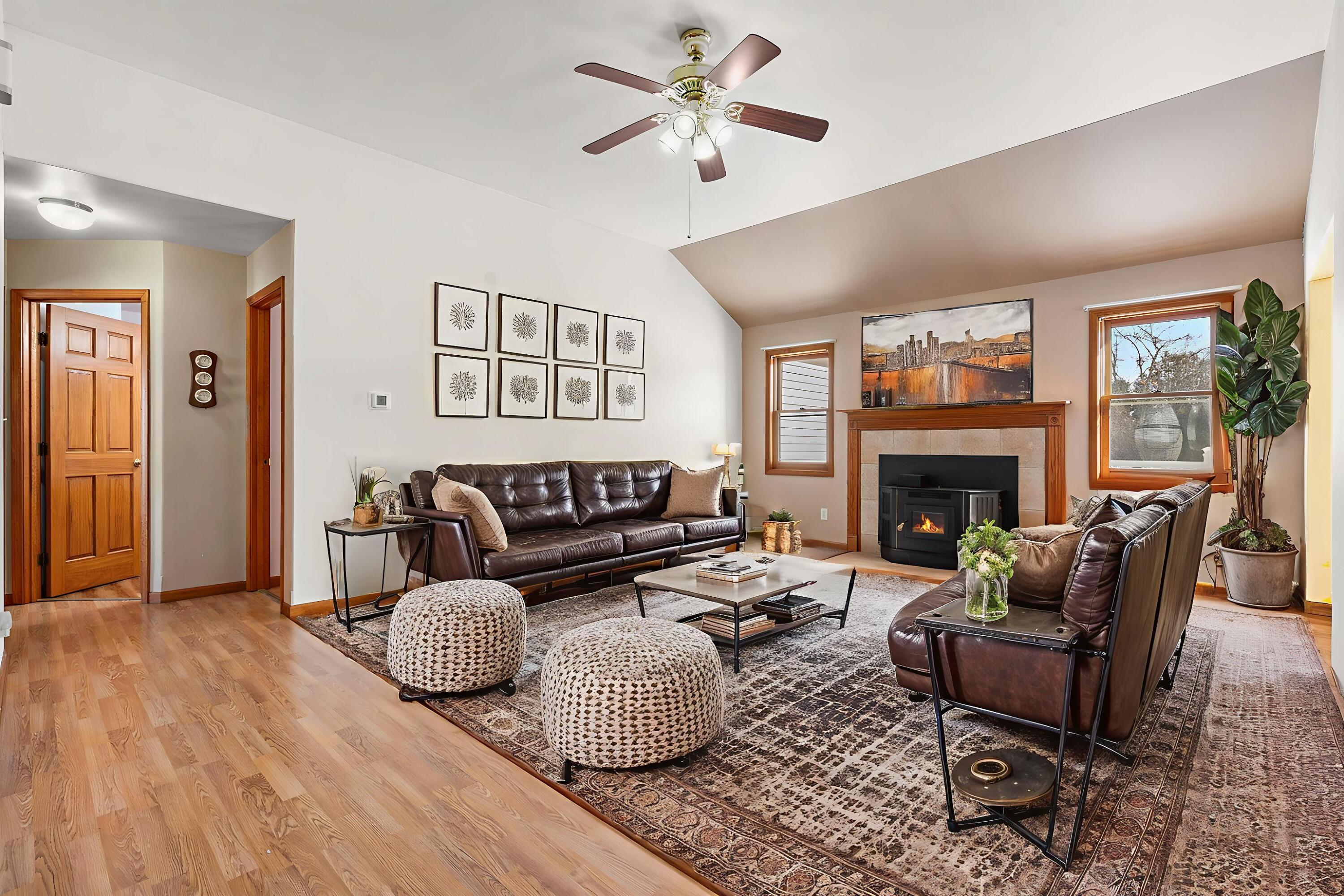 11609 Salyer Drive Wheatfield, IN 46392 - Photo 5 of 33 3000x2000