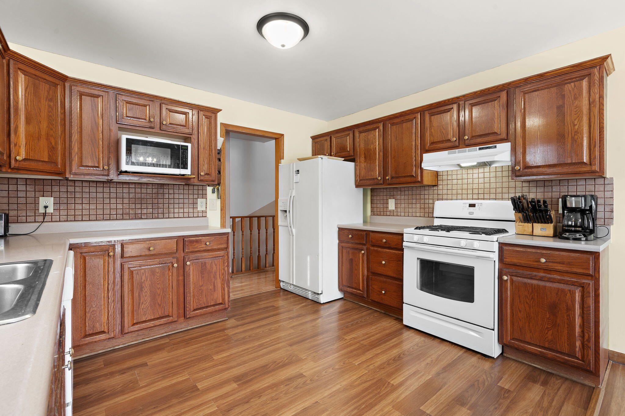 11609 Salyer Drive Wheatfield, IN 46392 - Photo 10 of 33 2048x1365