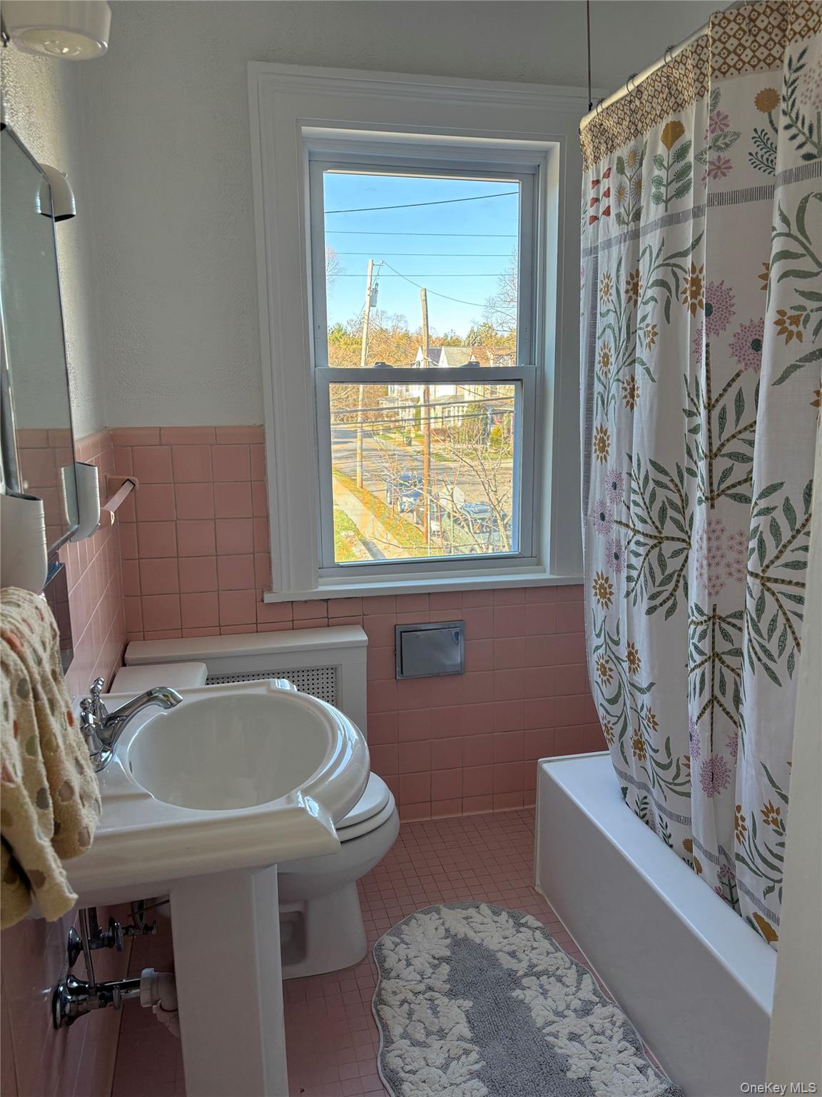 166 Lake Avenue, Unit 2 Tuckahoe, NY 10707 - Photo 12 of 14 Art Deco Full Bathroom