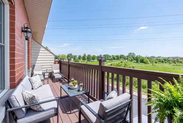 $440,000 | 17934 Fountain Circle, Orland Park, IL 60467