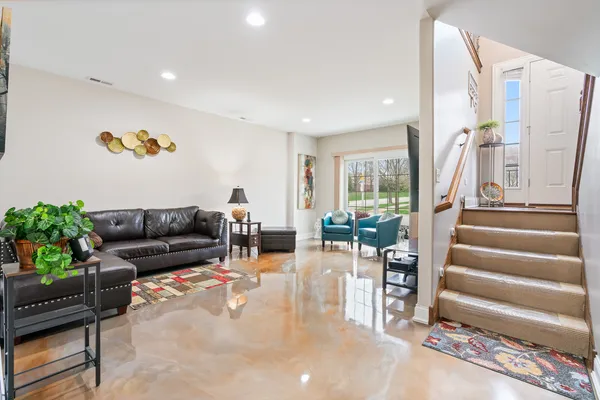 $440,000 | 17934 Fountain Circle, Orland Park, IL 60467