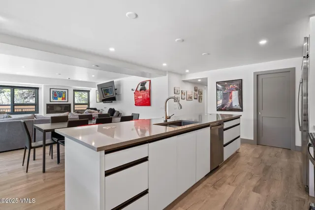 $3,700,000 | 1650 Fall Ridge Road, Unit 120, Vail, CO 81657