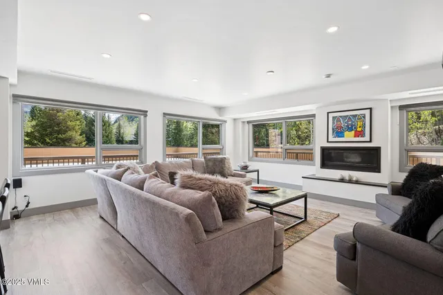 $3,700,000 | 1650 Fall Ridge Road, Unit 120, Vail, CO 81657