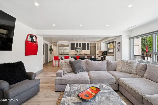 $3,700,000 | 1650 Fall Ridge Road, Unit 120, Vail, CO 81657