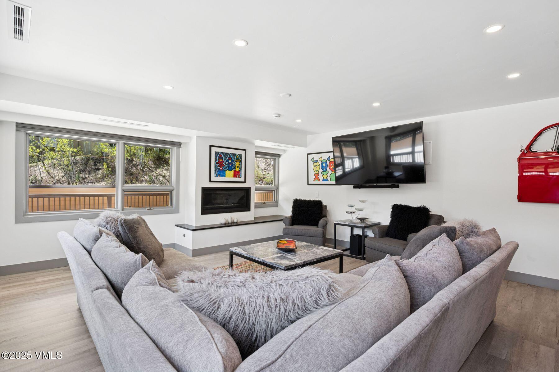 1650 Fall Ridge Road, Unit 120 Vail, CO 81657 - Photo 14 of 60 photo_online_011