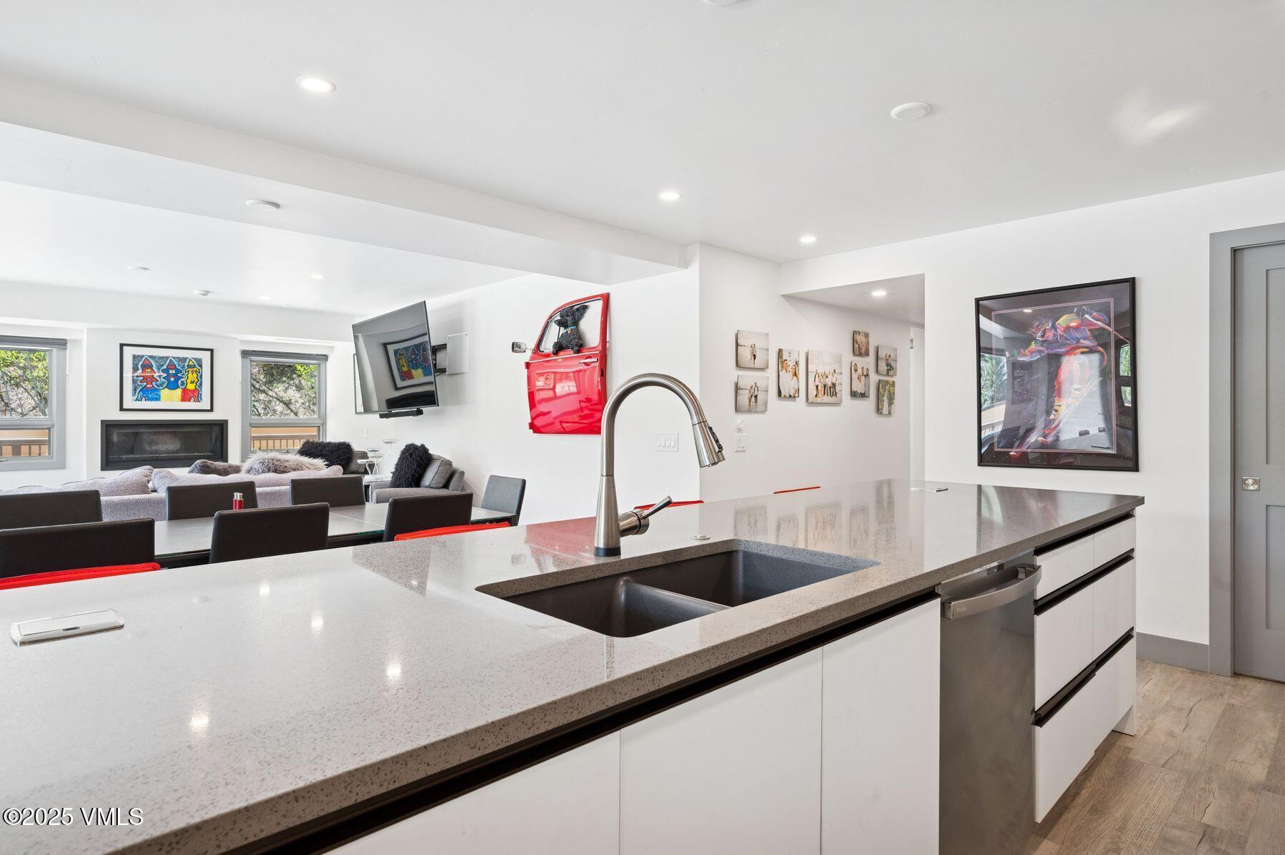 1650 Fall Ridge Road, Unit 120 Vail, CO 81657 - Photo 16 of 60 photo_online_013