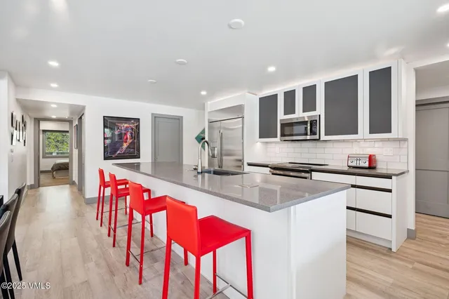 $3,700,000 | 1650 Fall Ridge Road, Unit 120, Vail, CO 81657