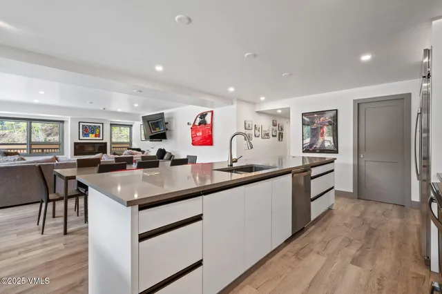 $3,700,000 | 1650 Fall Ridge Road, Unit 120, Vail, CO 81657