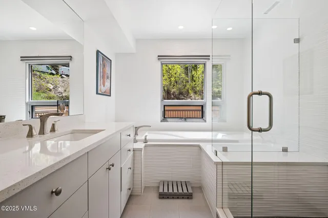 $3,700,000 | 1650 Fall Ridge Road, Unit 120, Vail, CO 81657