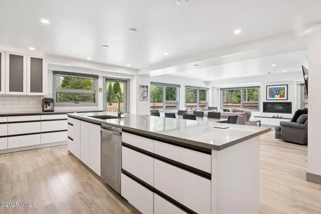 $3,700,000 | 1650 Fall Ridge Road, Unit 120, Vail, CO 81657