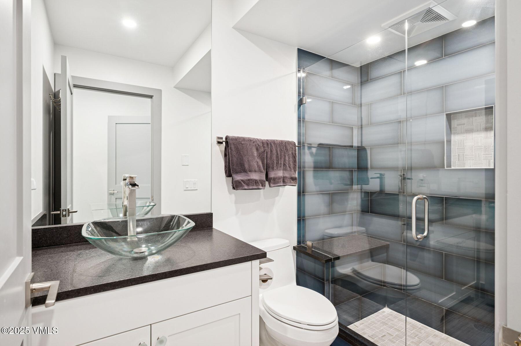 1650 Fall Ridge Road, Unit 120 Vail, CO 81657 - Photo 47 of 60 photo_online_044