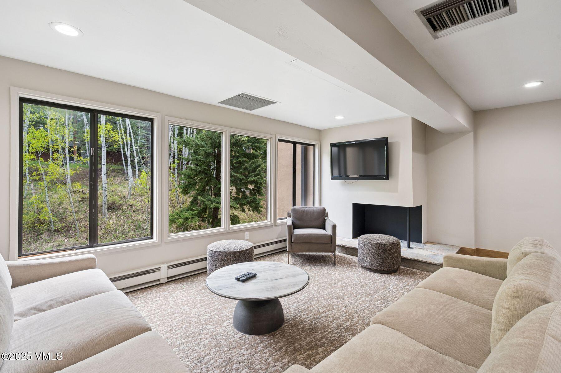 1650 Fall Ridge Road, Unit 120 Vail, CO 81657 - Photo 48 of 60 photo_online_045