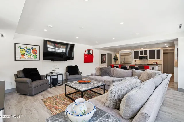 $3,700,000 | 1650 Fall Ridge Road, Unit 120, Vail, CO 81657