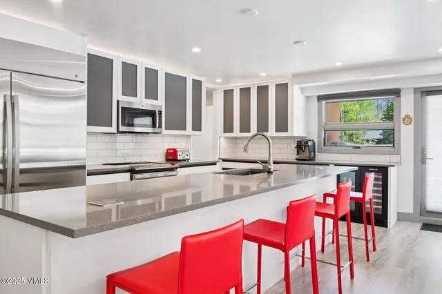 $3,700,000 | 1650 Fall Ridge Road, Unit 120, Vail, CO 81657