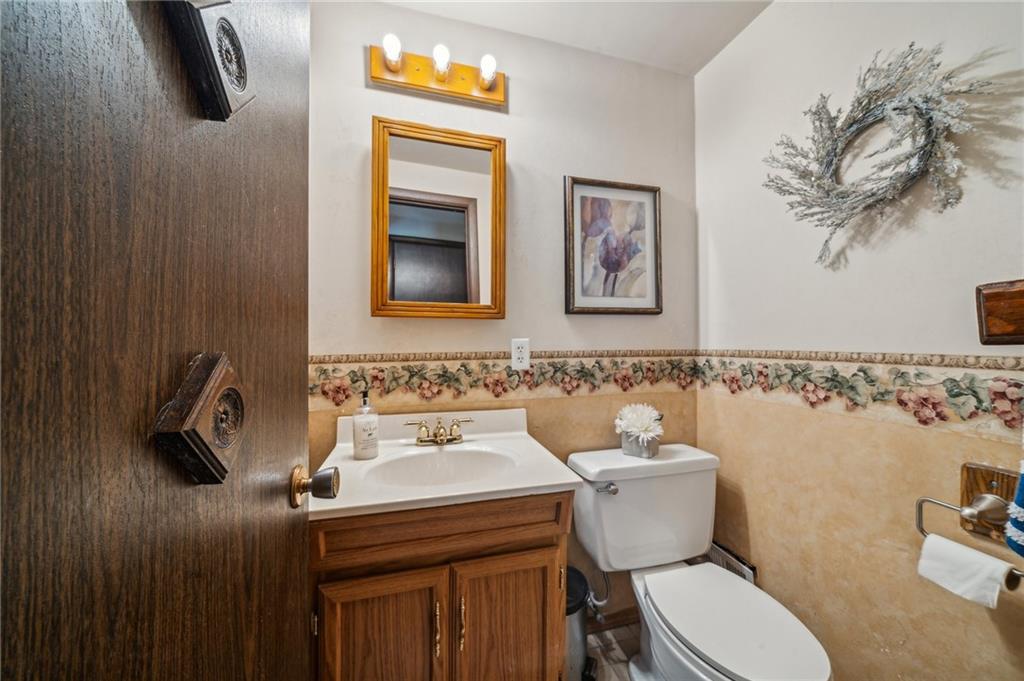 1021 Harvard Road Monroeville, PA 15146 - Photo 18 of 37 1/2 bath on main level