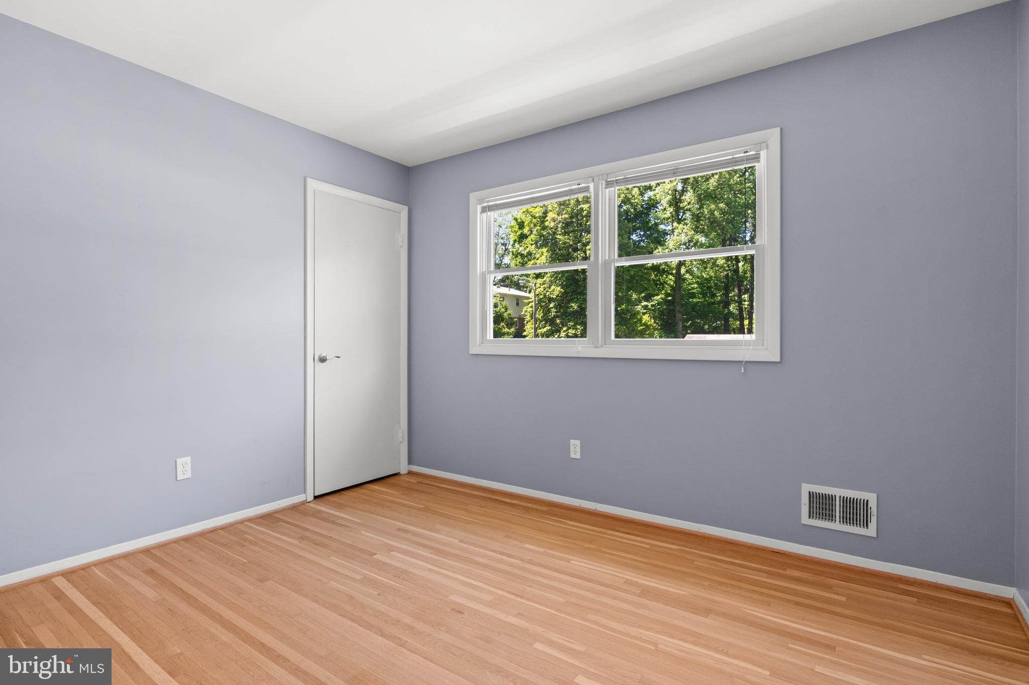 6915 Hadlow Drive Springfield, VA 22152 - Photo 25 of 43 Bedroom 3