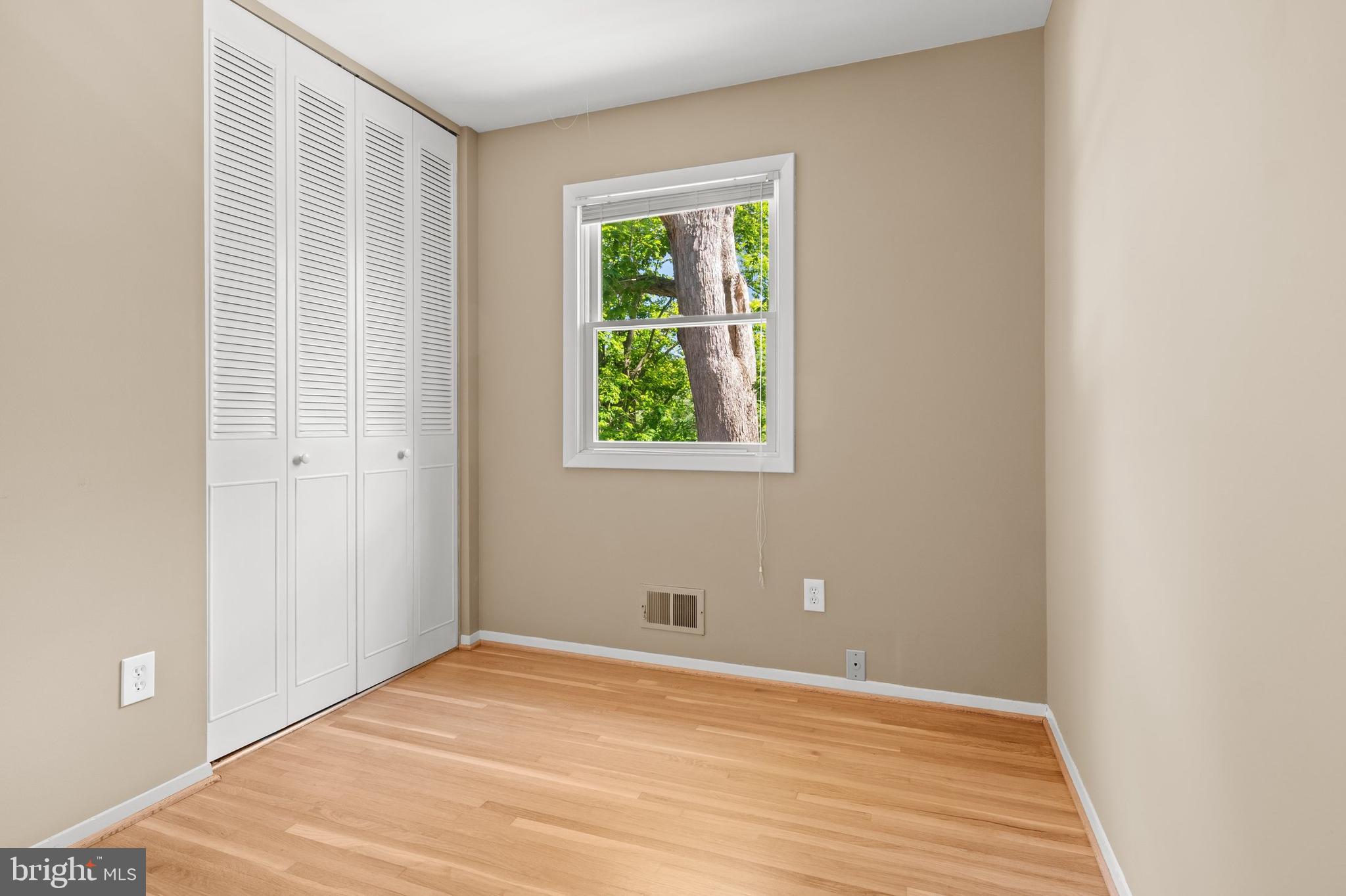 6915 Hadlow Drive Springfield, VA 22152 - Photo 28 of 43 Bedroom 4