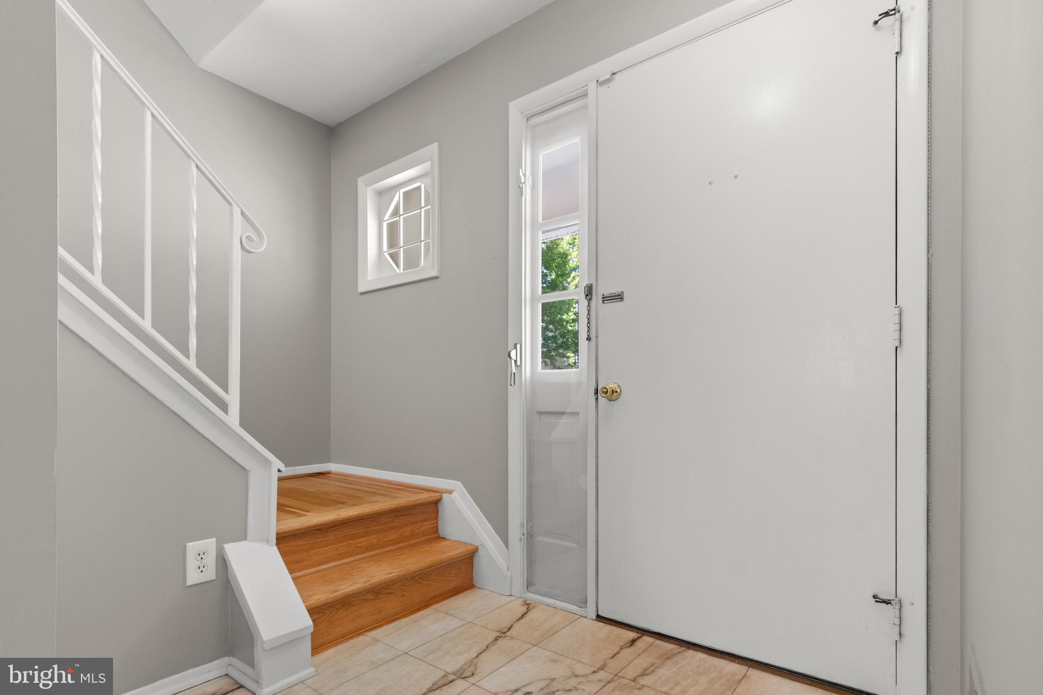 6915 Hadlow Drive Springfield, VA 22152 - Photo 3 of 43 Foyer, coat closet on left