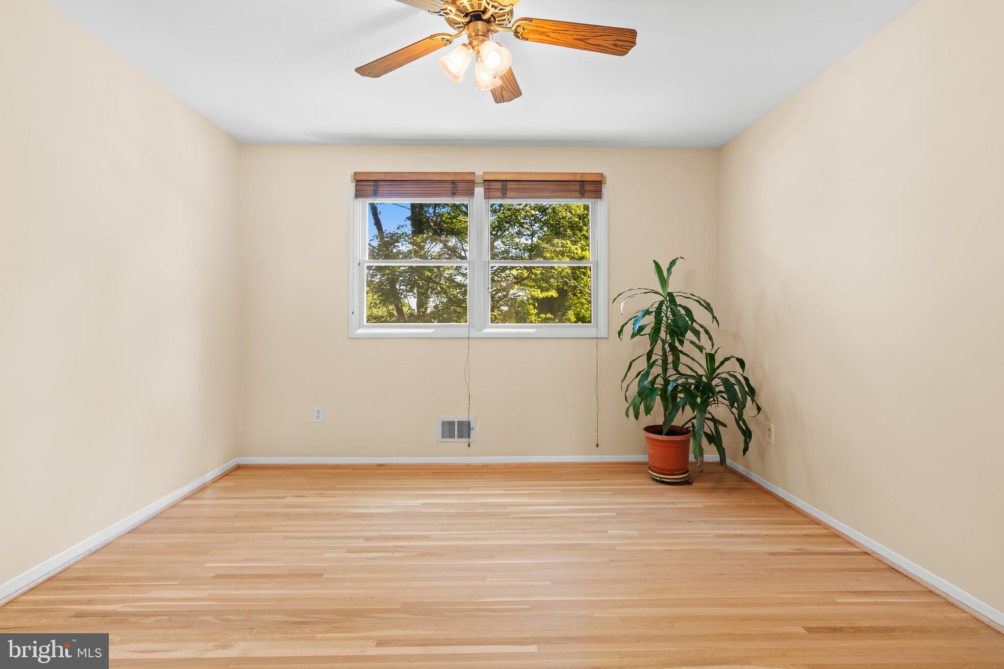 6915 Hadlow Drive Springfield, VA 22152 - Photo 7 of 43 Dining Room